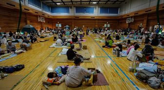 Albüm: Japonya'da depremin ardından spor salonları geçici barınma merkezlerine dönüştürüldü