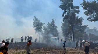 Antalya'nın Kaş ilçesinde ormanlık alanda yangın çıktı
