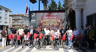 Başkan Şahin, gazi şehrin 2026 YKS ve LGS şampiyonlarıyla buluştu