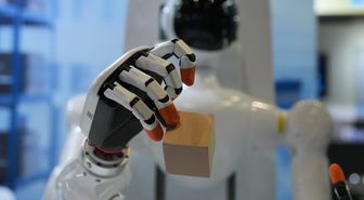 Çin: ABD Federal İletişim Komisyonu'nun güç invertörü ve robotik cihaz kararı Çin ürünlerine karşı ayrımcılık