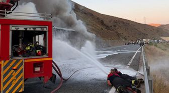 Erzincan’da yolcu otobüsü yandı