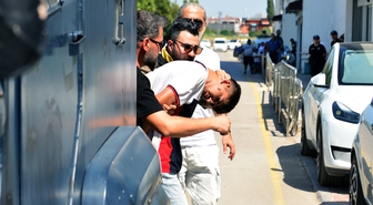 Husumetlisine tabancayla ateş açıp, kaldırımdaki yayayı öldüren şüpheli tutuklandı