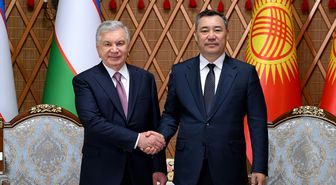 Kırgızistan Cumhurbaşkanı Caparov, Özbekistan Cumhurbaşkanı Mirziyoyev ile Issık Göl'de bir araya geldi