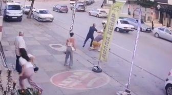 Kız çocuklarını taciz edip kaçırmak istediği iddia edilen saldırganlara müdahale eden yaşlı adam, feci halde darp edildi