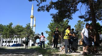 Osmaniye'de Kur'an kursu öğrencileri ormanı temizledi