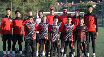 TFF Kaleci Departmanı Teknik Koordinatörü Ömer Alper Boğuşlu, genç kalecilerle buluştu