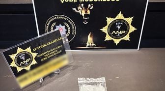 Afyonkarahisar'da uyuşturucu operasyonunda 3 zanlı tutuklandı