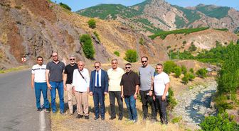Bingöl Üniversitesi akademisyenlerinden Çapakçur Vadisi'nde flora incelemesi