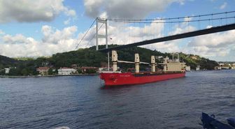İstanbul Boğazı’nda gemi arızası nedeniyle trafik çift yönlü geçici olarak askıya alındı