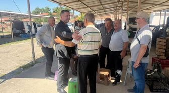 Lalapaşa Belediye Başkanı Geldi halk pazarında esnaf ve vatandaşlarla buluştu