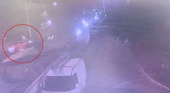 Manavgat’ta önce kamyona ardından site duvarına çarptı: 1’i çocuk 4 yaralı