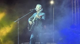 Sanatçı Ferhat Göçer Niğde'de konser verdi