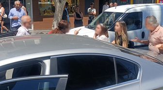 Yaya geçidinde çarpışma sonrası tansiyon yükseldi: 'Yayaları ezip geçelim mi?'