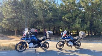 Arkadaşı tarafından boş arazide ölü bulundu