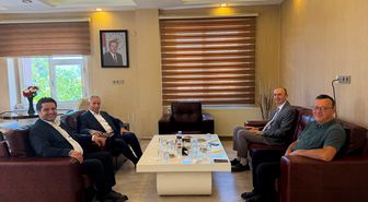 Bülent Arınç Manisa'da ziyaretlerde bulundu