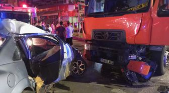 Çarşamba’da kamyonla otomobilin çarpıştığı kazada 3 kişi yaralandı