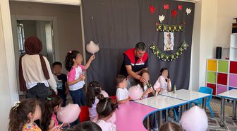 Doğanşehir'de Kur'an kursu öğrencilerine dondurma ve pamuk şeker ikramı