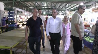İYİ Parti İzmir Milletvekili Hüsmen Kırkpınar, Çiğli'de pazar esnafı ve vatandaşları dinledi