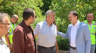 Köy yolundaki asfalt çalışmalarına yakın takip