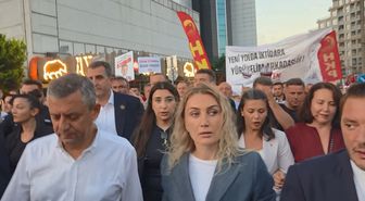 Özgür Özel, Beylikdüzü'nde yürüyüşe katıldı