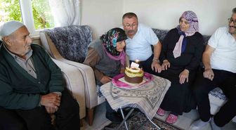 100 yaşına giren Atiye nineye, davullu zurnalı doğumgünü kutlaması