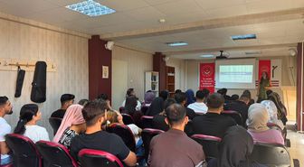 Adana’da evlilik yolundaki çiftler eğitim programında buluştu
