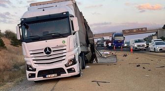 Ankara'da iki tırın çarpışması sonucu bir kişi yaralandı