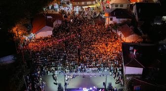 Antalya'da düzenlenen 55. Ayran Festivali'nde, Safiye Soyman ve Faik Öztürk sahne aldı