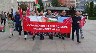 Erzurum’da sağlıkçılar 142. kez Gazze için yürüdü