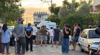 Eve giren komşular korkunç manzarayla karşılaştı