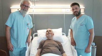 ‘Gizli kanser’ olarak tanımlanan dev aort anevrizması kapalı yöntemle tedavi edildi
