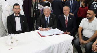 İYİ Parti Genel Başkanı Dervişoğlu Afyonkarahisar'da nikah şahidi oldu