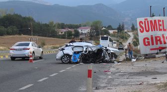 Kastamonu'da otomobilin menfeze çarparak devrildiği kazada 2 kişi öldü, 4 kişi yaralandı