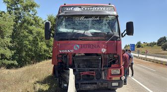 Kastamonu'da tırla çarpışan traktörün sürücüsü hayatını kaybetti