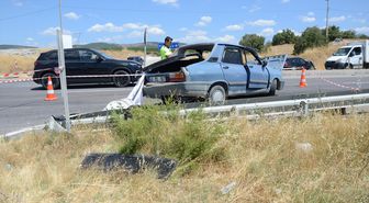 Kütahya'da 2 otomobilin çarpıştığı kazada 1 kişi öldü, 4 kişi yaralandı