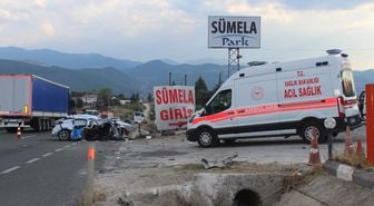 Otomobil menfeze çarptı; aynı aileden 2 ölü, 4 yaralı