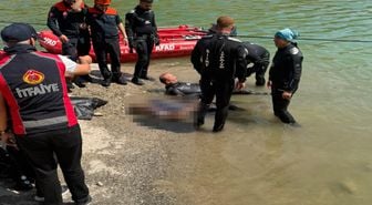 Evladını kurtarmak için gözünü kırpmadan çaya atlayan babadan acı haber