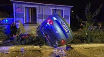 Takla atıp bahçeye giren otomobilin sürücüsü yaralandı