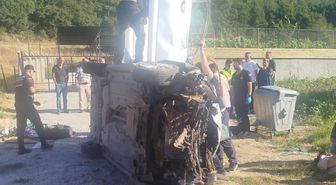 Uşak’ta otomobil karşı şeride geçip devrildi: 1 ölü, 3 yaralı