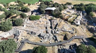 5 bin 600 yıllık medeniyete ev sahipliği yapan Troya Ören Yeri Kazılarında, Troya Savaşı’nın izleri aranıyor