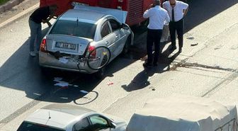 Alanya'da Otomobil-Otobüs Çarpıştı: 1 Yaralı