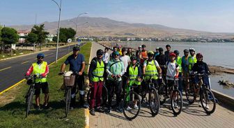 Bitlis'te 30 bisikletli 90 km pedal çevirdi