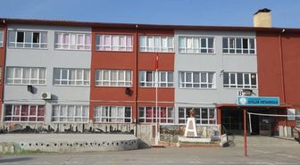 Efeler'de iki okul binası değişti: 2 bin 240 öğrenci yeni okullarda eğitim görecek