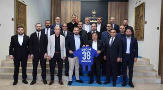 Erciyes 38 FK Yönetimi Vali Çiçek'i Ziyaret Etti