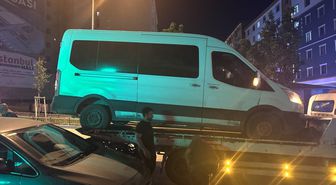 Erzurum'da kırmızı ışıkta uyuyakalan sürücüyü vatandaşlar uyandırdı