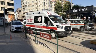 Eskişehir'de tramvayın çarptığı bisikletli yaralandı