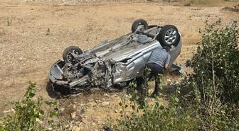 Tavşanlı'da kamyonla çarpışan otomobil takla attı: 4 yaralı