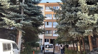 4 Yaşındaki Çocuk Pencereden Düşerek Hayatını Kaybetti