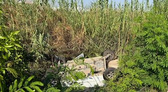 Manavgat'ta Otomobil Dereye Yuvarlandı: 1 Yaralı