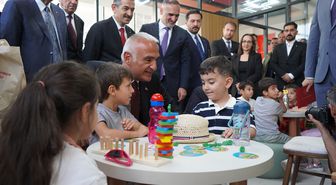 Bakan Ersoy Şırnak'ta Yeni Kütüphanenin Açılışını Yaptı: 'Üreten Kütüphaneler' Vizyonuyla Kalkınma Hedefi